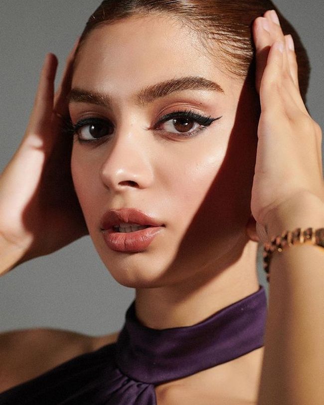 Ultra Glamorous Clicks Of Khushi Kapoor